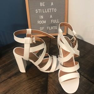 White Sandal Heels🤍🤍